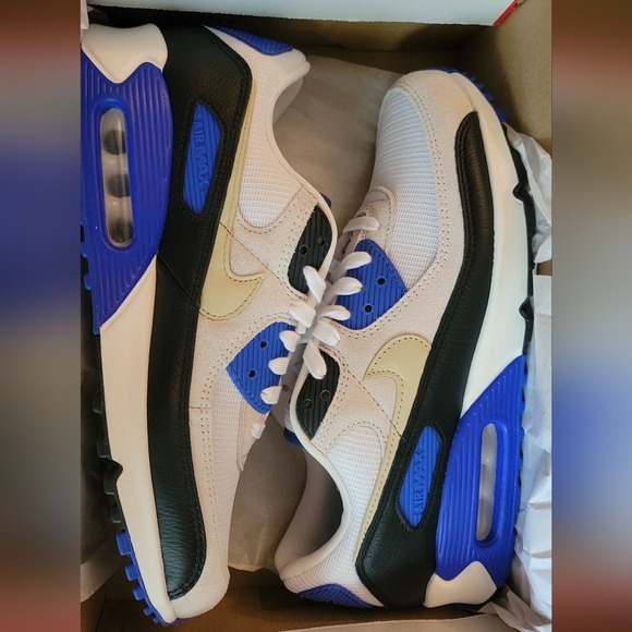 Jordan Athletic Shoes White Black Blue - Picture 1 of 7
